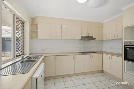 Property photo of 1 Grassmere Court Robina QLD 4226