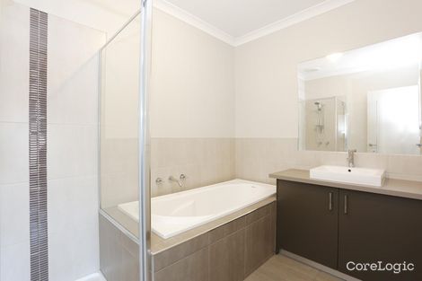 Property photo of 48 Daymar Circuit Craigieburn VIC 3064