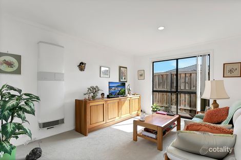 Property photo of 2/7 Syme Road Pakenham VIC 3810