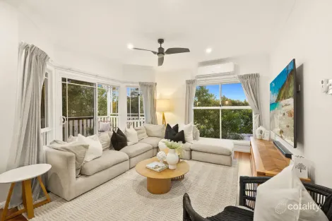 Property photo of 4 Newcombe Lane Oxenford QLD 4210