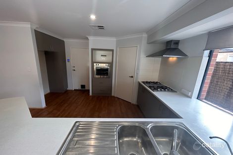 Property photo of 30 Harden Park Trail Carramar WA 6031