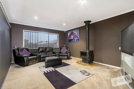 Property photo of 85 Skyline Way Berwick VIC 3806