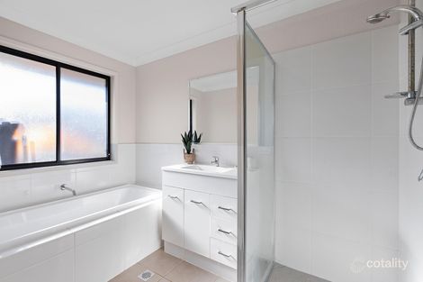 Property photo of 1 Leopold Court Gracemere QLD 4702