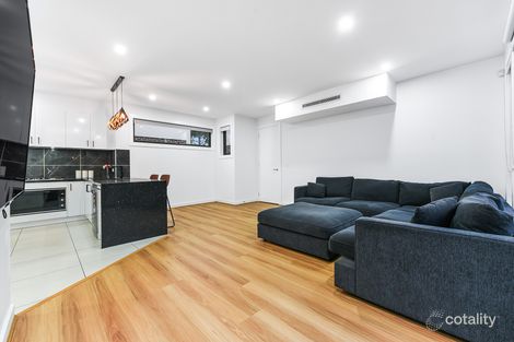 Property photo of 2/35 Manuka Road Berwick VIC 3806