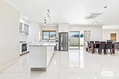 Property photo of 2/14 Coldstream Street Emerald QLD 4720