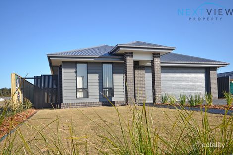 Property photo of 50 Seaside Boulevard Fern Bay NSW 2295