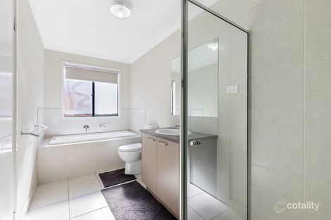 Property photo of 52 Harker Esplanade Tarneit VIC 3029