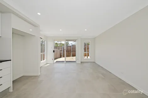 2/54 Kevin Mulroney Dr, Flinders View, QLD 4305