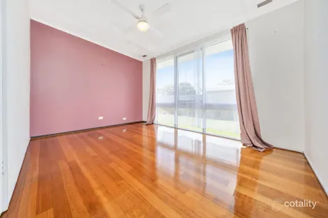 Property photo of 5 Hampton Drive Hampton Park VIC 3976