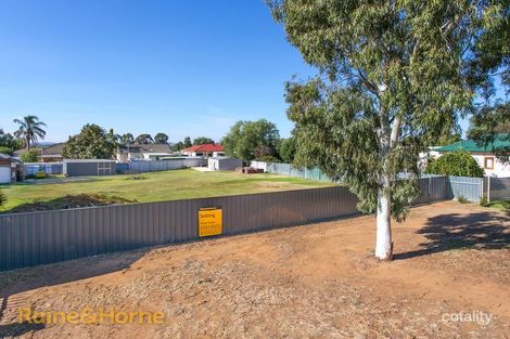 Property photo of 28 The Boulevarde Kooringal NSW 2650
