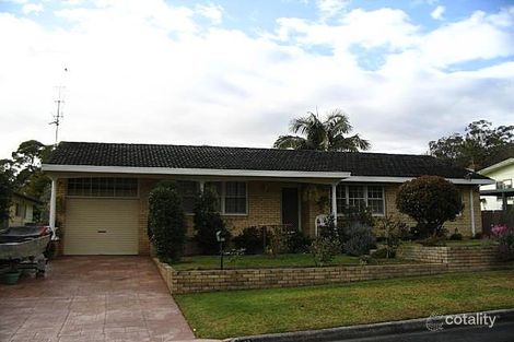 32 Sunshine Dr, Point Clare, NSW 2250