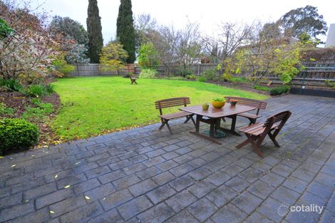 18 Elm Gr, Kew East, VIC 3102