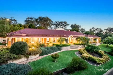 41 Maroong Dr, Research, VIC 3095