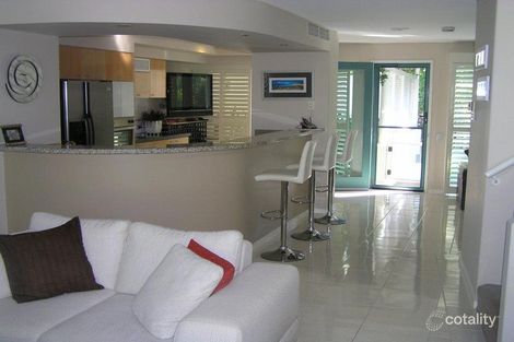 Property photo of 1 Ross Street Benowa QLD 4217