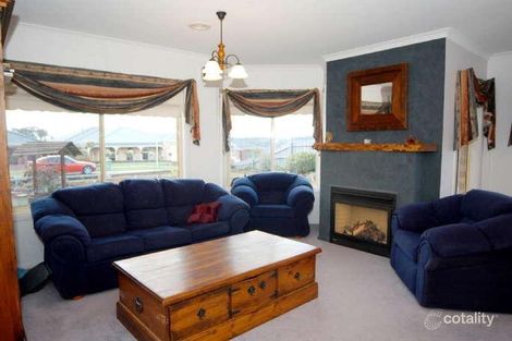 Property photo of 4 Regent Avenue Mooroolbark VIC 3138