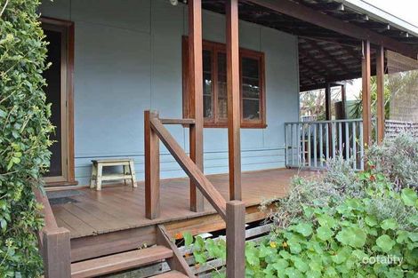 Property photo of 11 Oldham Crescent Hilton WA 6163