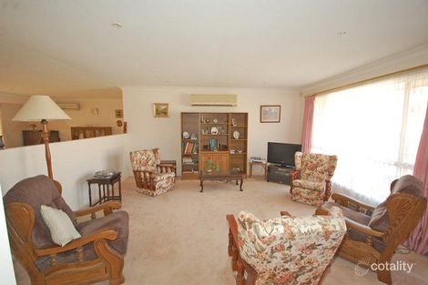 Property photo of 1 Ivor Court Benowa QLD 4217