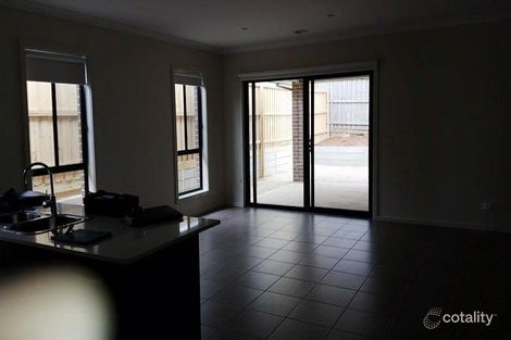 Property photo of 31 Gyrfalcon Way Doreen VIC 3754