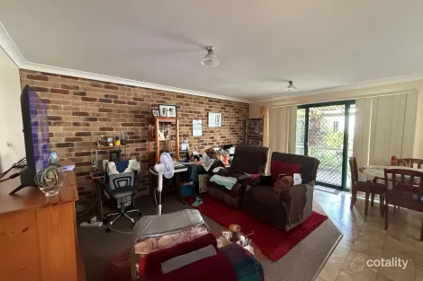 Property photo of 2/17 Mark Court Raceview QLD 4305