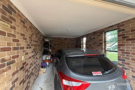 Property photo of 2/17 Mark Court Raceview QLD 4305