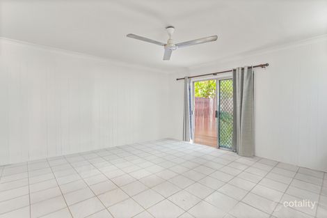 Property photo of 1/120 Greenslopes Street Edge Hill QLD 4870