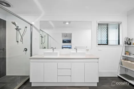 Property photo of 25 Jardine Road South Ripley QLD 4306