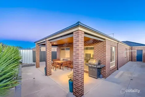 Property photo of 18 Brigalow Drive Truganina VIC 3029