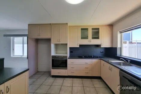 Property photo of 25 Cook Crescent Sunset QLD 4825