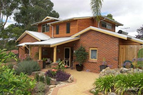 Property photo of 9 Nyaania Court Glen Forrest WA 6071