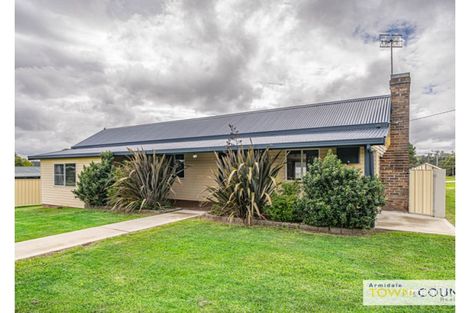 31 John St, Uralla, NSW 2358