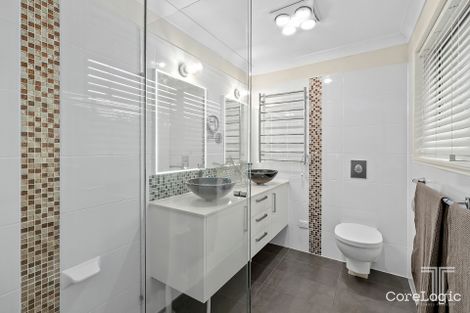 Property photo of 18 Amersham Crescent Carindale QLD 4152