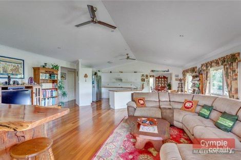 Property photo of 6 Henry Parkes Drive Southside QLD 4570