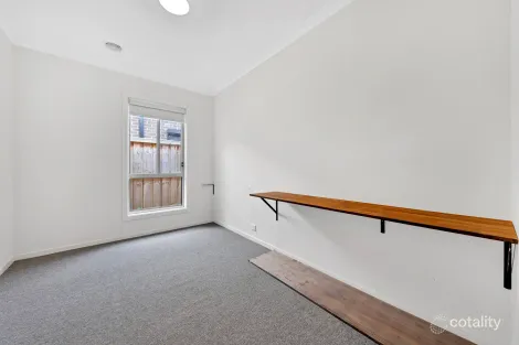 Property photo of 39 Greaves Crescent Kalkallo VIC 3064