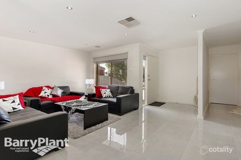 Property photo of 15 Mankina Circuit Delahey VIC 3037