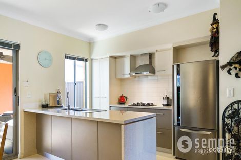 Property photo of 28/1 Pitta Corner Success WA 6164