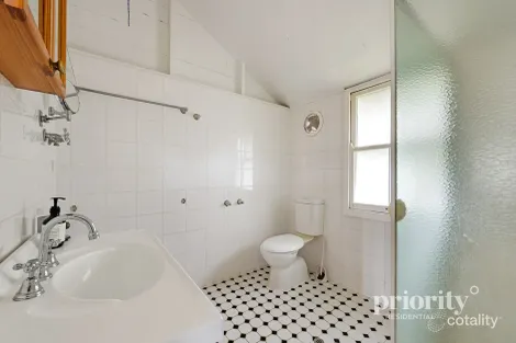 Property photo of 10 Berrima Street Wynnum QLD 4178