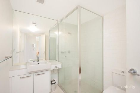 Property photo of 1802/100 Harbour Esplanade Docklands VIC 3008