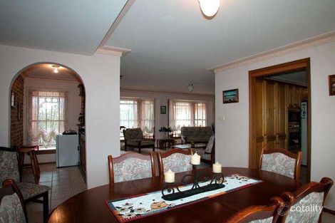 Property photo of 22 Carlon Crescent Farmborough Heights NSW 2526