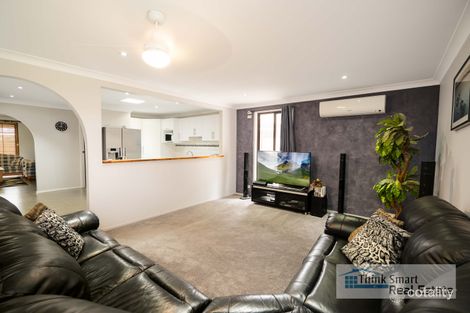 Property photo of 19 Kirsty Crescent Hassall Grove NSW 2761