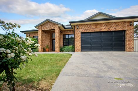 Property photo of 10 Wilson Place Yass NSW 2582