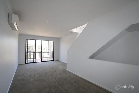 Property photo of 7 Rivet Walk Maidstone VIC 3012