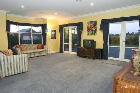 Property photo of 32 Windsor Drive Lysterfield VIC 3156