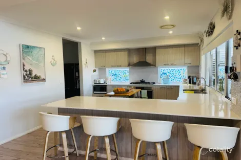 Property photo of 8 Burgee Cove Geographe WA 6280