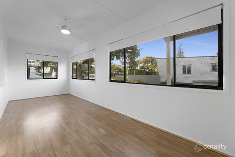 Property photo of 31 Echlin Street Labrador QLD 4215