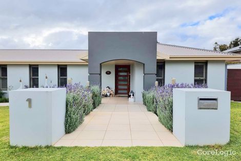 Property photo of 1 Settlers Place Young NSW 2594