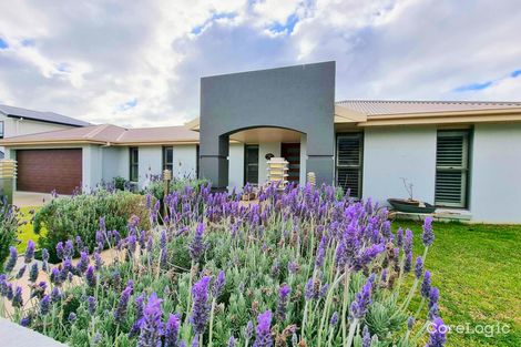Property photo of 1 Settlers Place Young NSW 2594