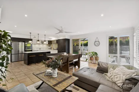 Property photo of 34 Kirralee Crescent Upper Kedron QLD 4055