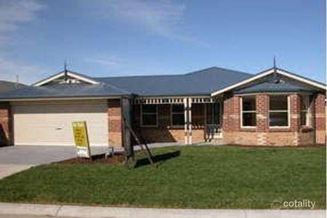Property photo of 8 Grasswren Close Langwarrin VIC 3910