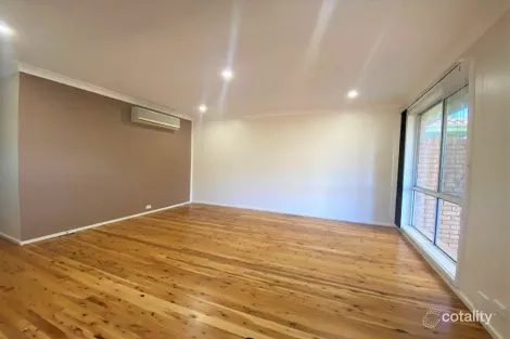 Property photo of 5 Campbell Close Minto NSW 2566