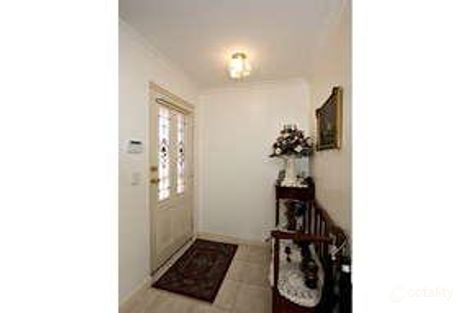 Property photo of 2/42 Shearn Crescent Doubleview WA 6018